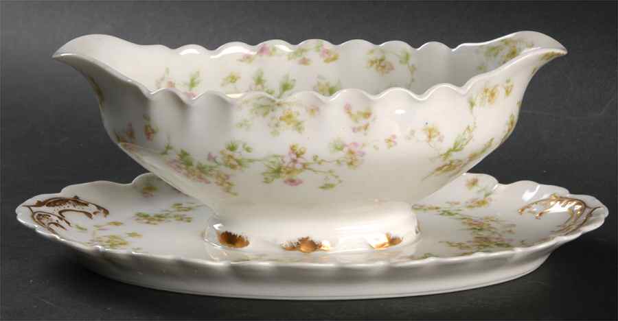 Schleiger 74 Gravy Boat with Attached Underplate by Haviland-1