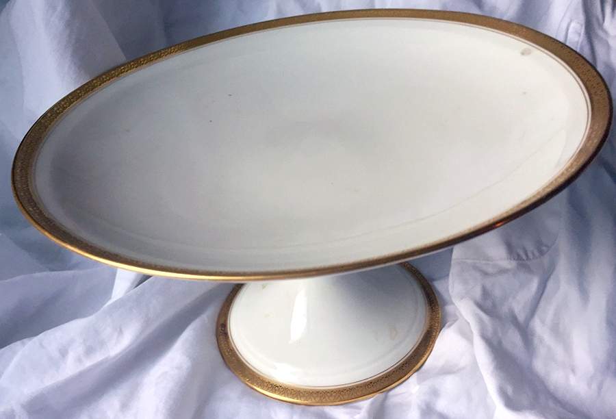 Schleiger 778 9" Diameter Pedestal Cake Stand by Haviland-1