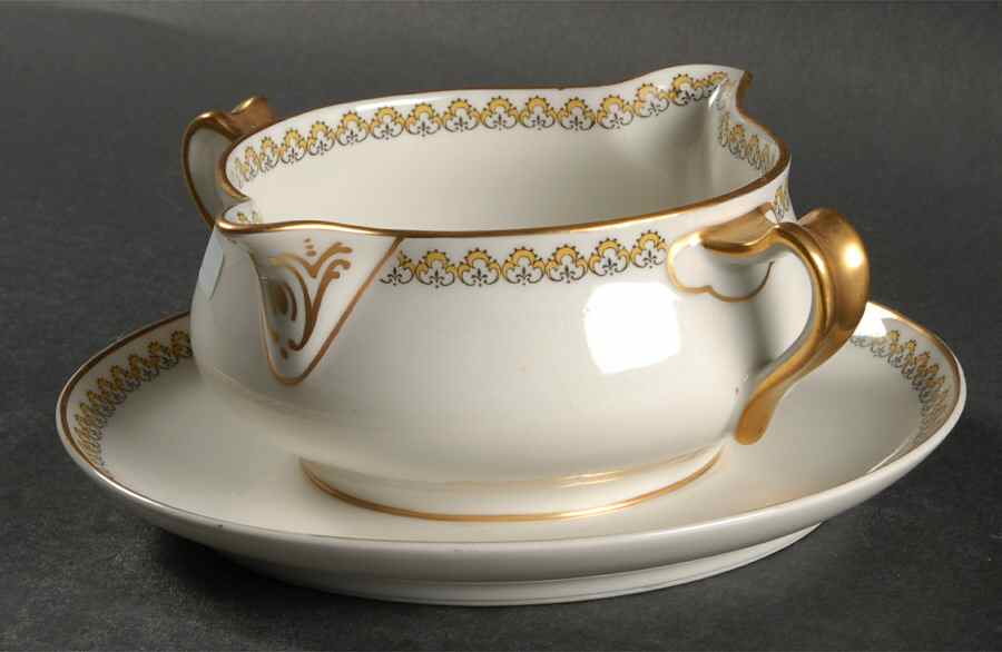 Schleiger 796 Gravy Boat with Attached Underplate by Haviland-1