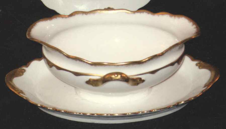Schleiger 806 Gravy Boat with Attached Underplate by Haviland-1