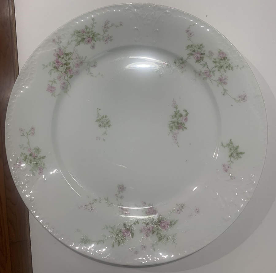 Schleiger 837l Dinner Plate by Haviland-1