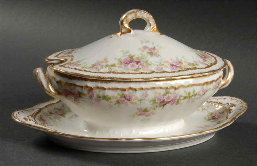 Schleiger 855A Gravy Boat w/Attached Underplate & Lid by Haviland-1
