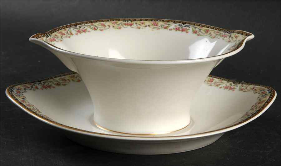 Schleiger 858 Gravy Boat with Attached Underplate by Haviland-1