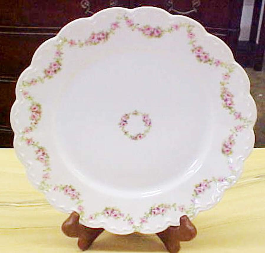 Schleiger 875 Dinner Plate by Haviland-1