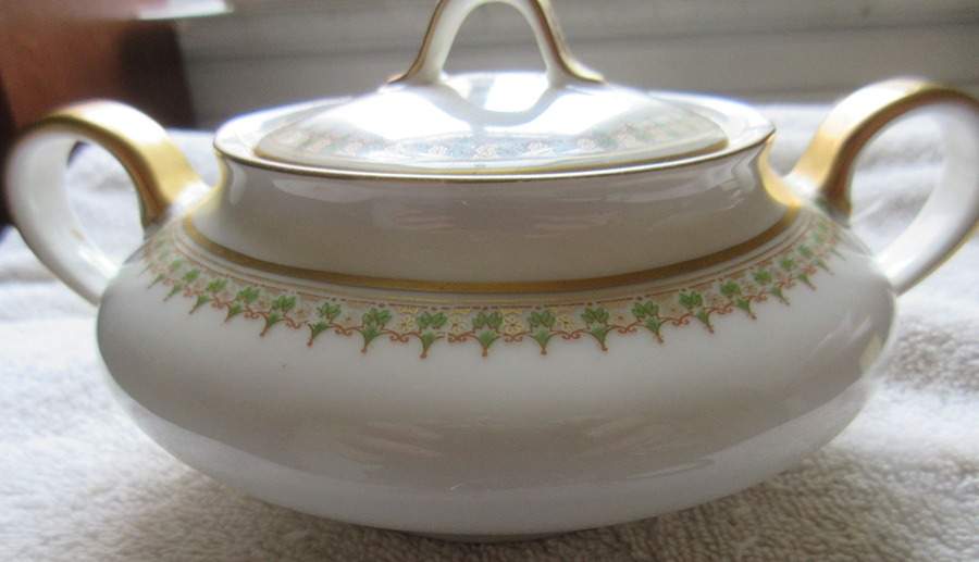 Schleiger 888 Sugar Bowl & Lid by Haviland-1