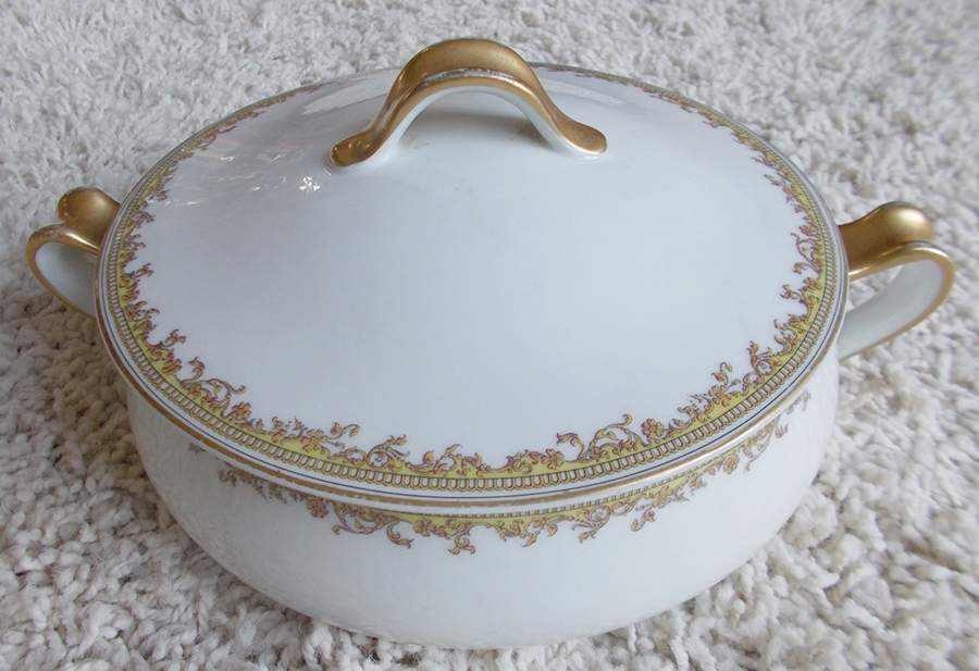 Schleiger 950 Round Covered Vegetable by Haviland-1