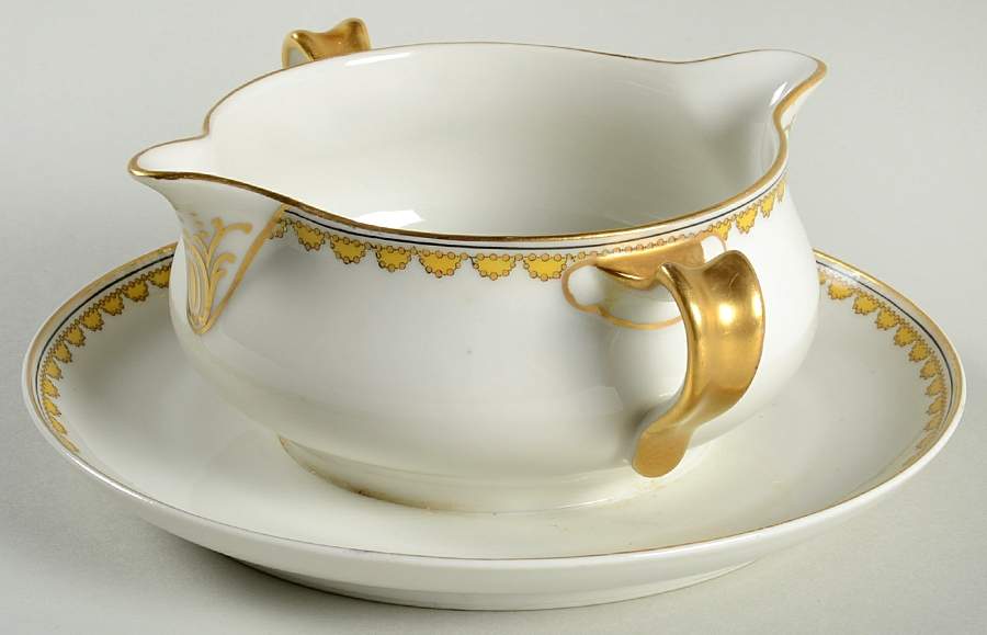 Schleiger 992 Gravy Boat with Attached Underplate by Haviland-1