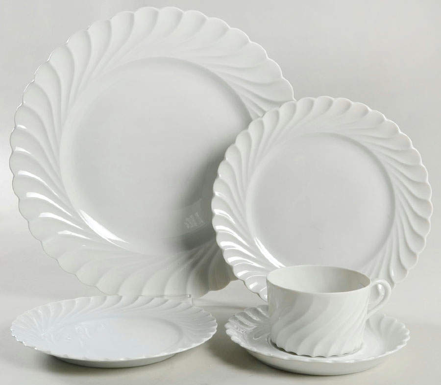 Torse White (Newer, Post 1950) 5 Piece Place Setting by Haviland-1