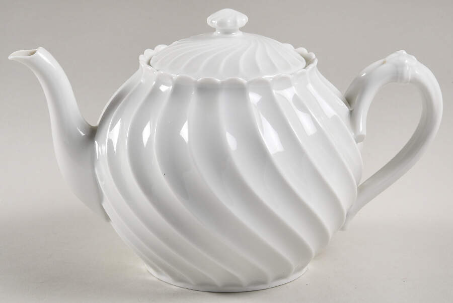 Torse White (Newer, Post 1950) Small Teapot & Lid by Haviland-1