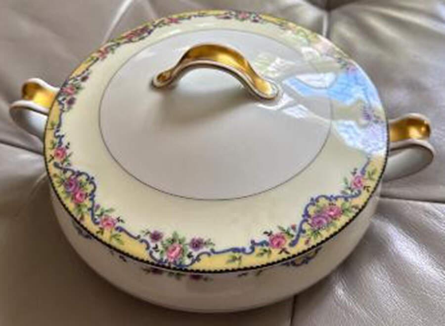 Trianon  Round Covered Vegetable by Haviland-1