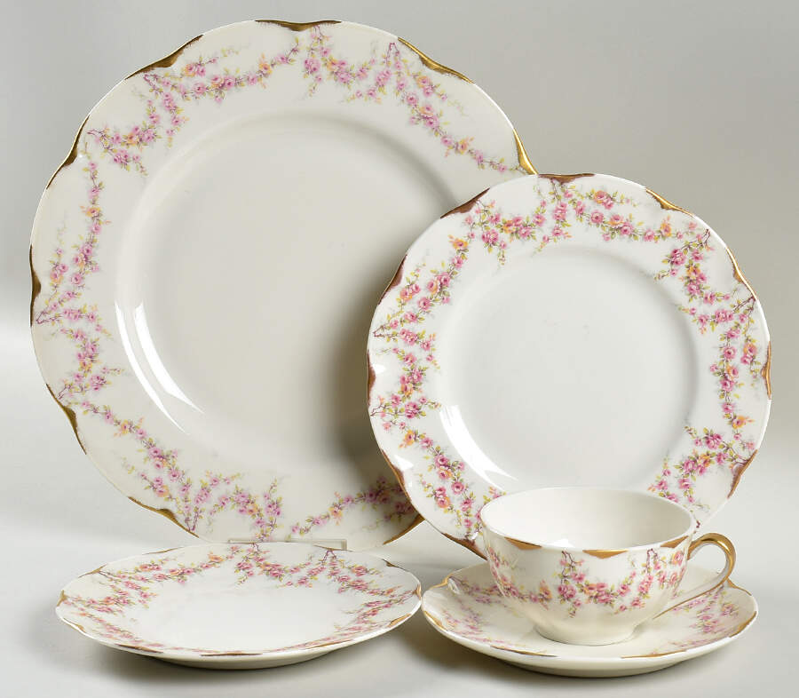 Varenne (New York) 40 Piece Estate Set by Haviland-1
