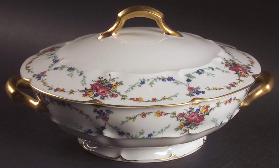 Victoria (Older, Scalloped) Round Covered Vegetable by Haviland-1