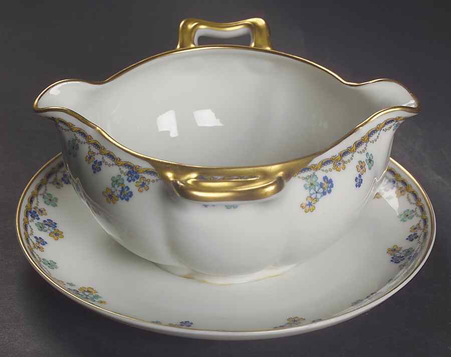 Vincennes Gravy Boat with Attached Underplate by Haviland-1