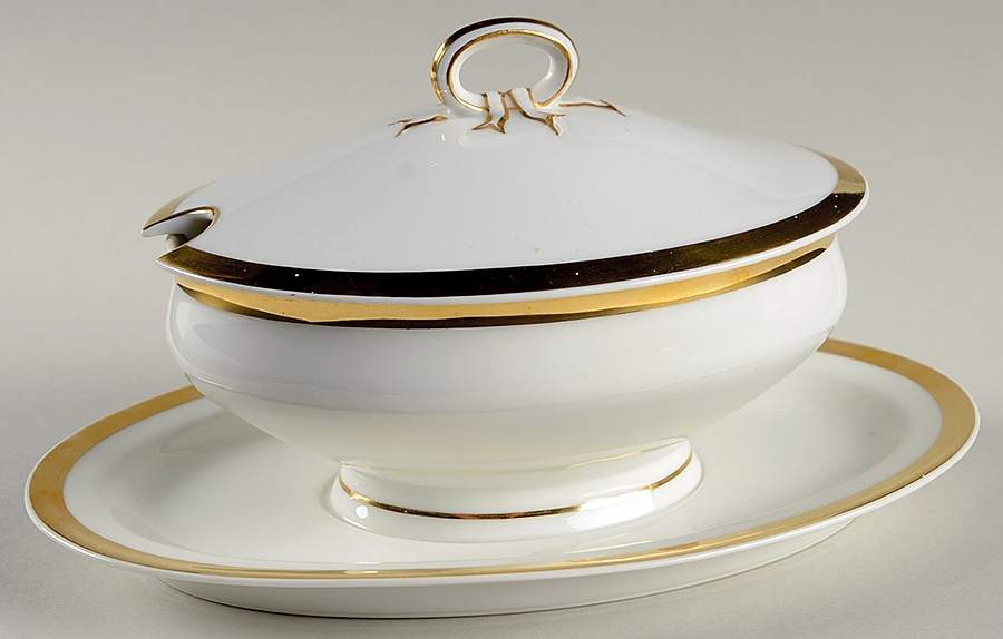 Wedding Ring Gravy Boat w/Attached Underplate & Lid by Haviland-1