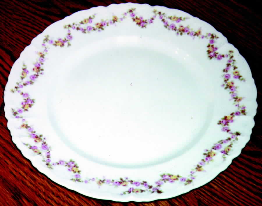 HAB4 Dinner Plate by Habsburg-1