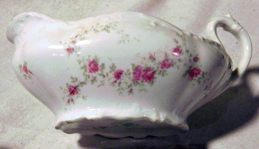 9165 Gravy Boat by Habsburg-1