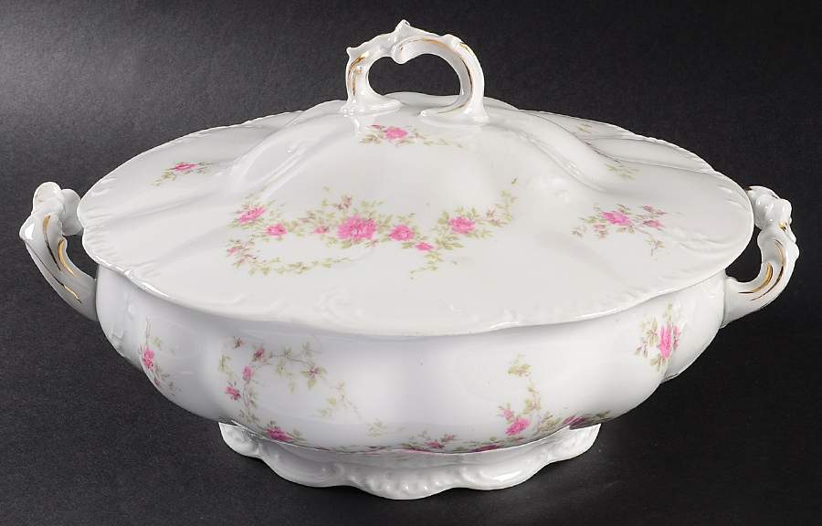 9165 Round Covered Vegetable by Habsburg-1