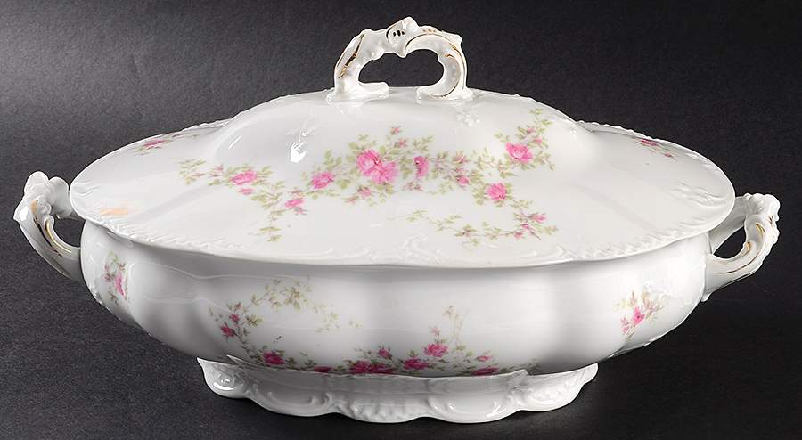 9165 Oval Covered Vegetable by Habsburg-1