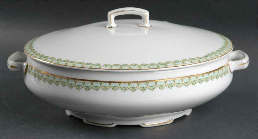 Sylvia Round Covered Vegetable by Habsburg-1