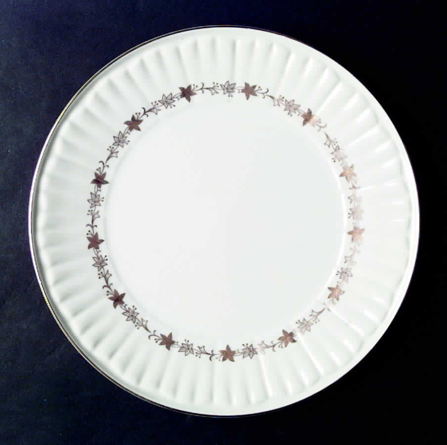 Bouffant Dinner Plate by Harmony House China-1