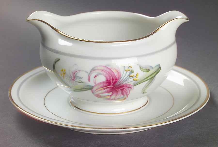 Elizabeth Round Gravy Boat/Attached Underplate by Harmony House China-1