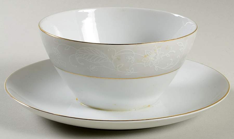 La Belle Gravy Boat with Attached Underplate by Harmony House China-1