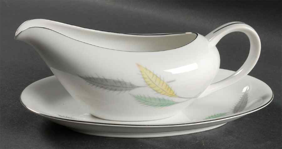 Delice Gravy Boat & Underplate by Halsey-1