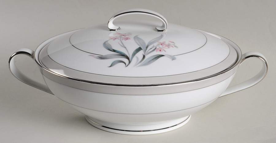 Everglade Round Covered Vegetable by Halsey-1