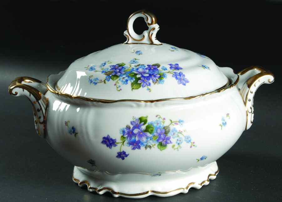 Spring Garden Round Covered Vegetable by Halsey-1
