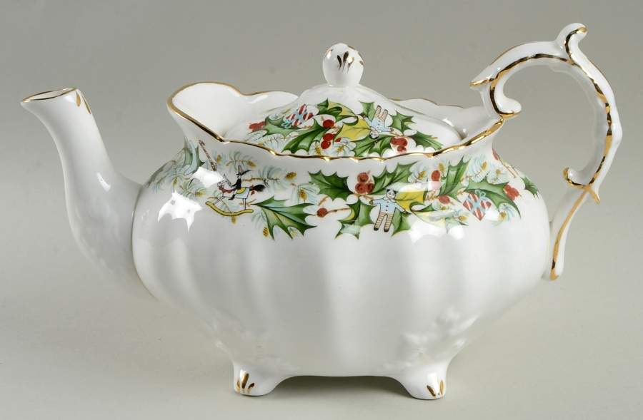 Christmas Holly Teapot & Lid by Hammersley-1