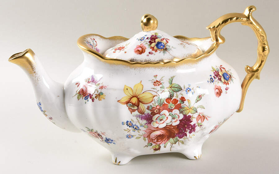 Lady Patricia (Scalloped, Embossed) Teapot & Lid by Hammersley-1