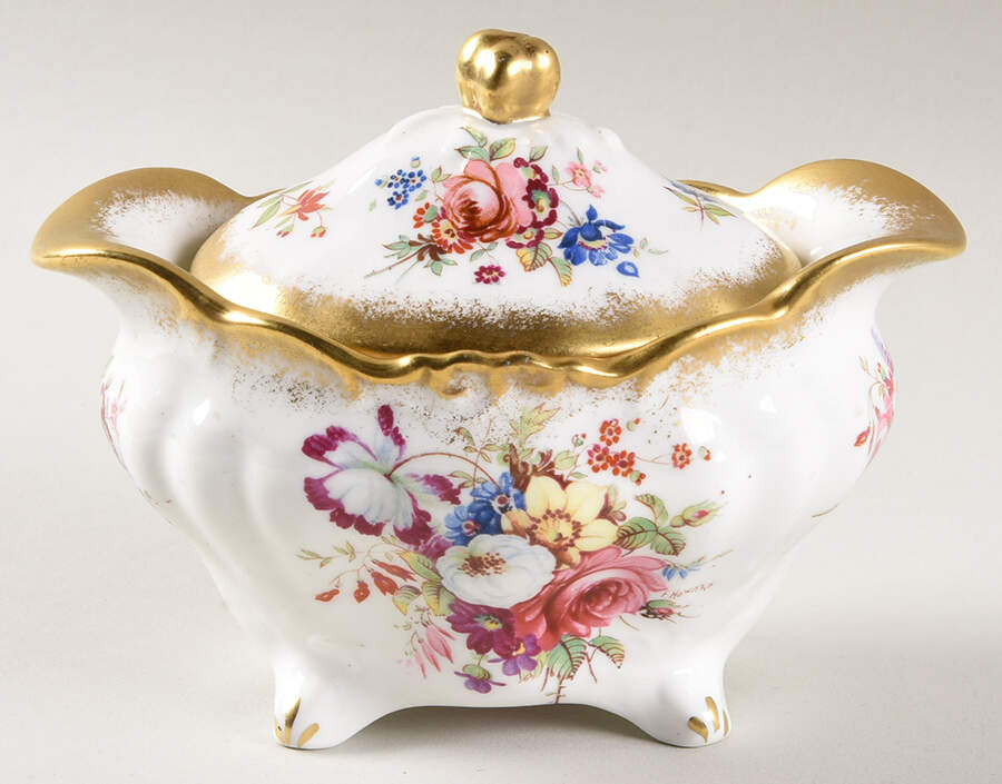 Lady Patricia (Scalloped, Embossed) Oval Sugar Bowl & Lid by Hammersley-1
