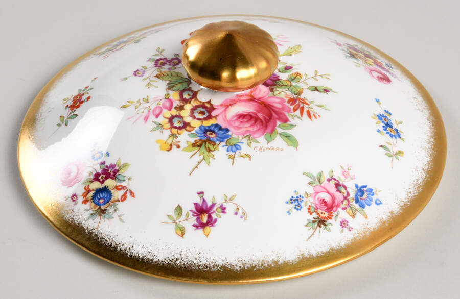 Lady Patricia (Scalloped, Embossed) Lid for Round Vegetable by Hammersley-1