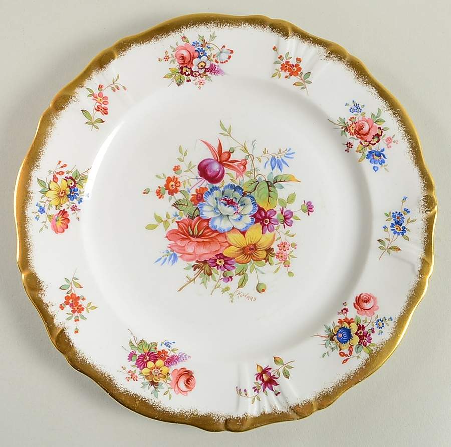 Lady Patricia (Scalloped, Embossed) Luncheon Plate by Hammersley-1