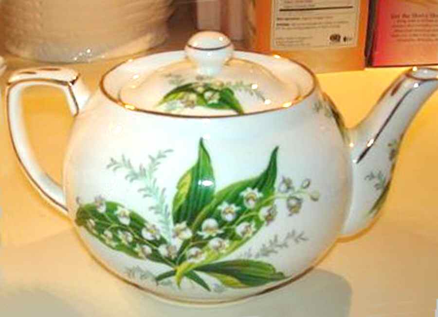 Lily of The Valley Mini Teapot & Lid by Hammersley-1