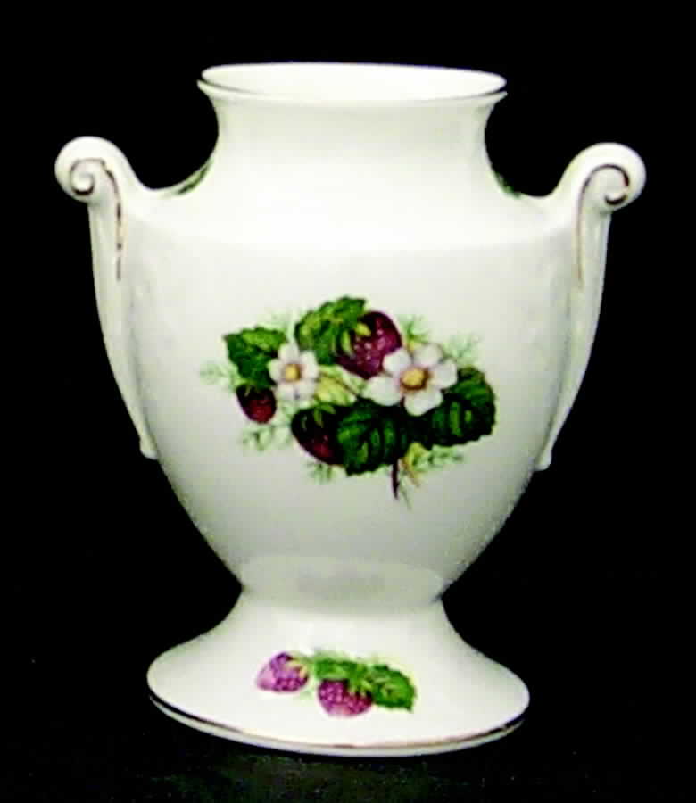 Strawberry Ripe (Small Scallops On Edge) 5" Vase by Hammersley-1