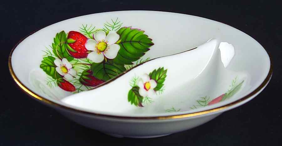 Strawberry Ripe (Small Scallops On Edge) Double Salt Dip by Hammersley-1