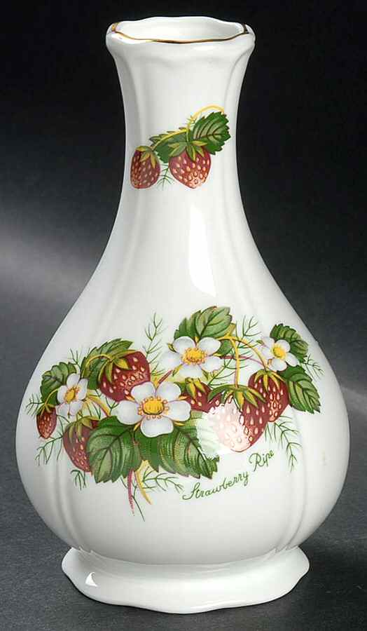 Strawberry Ripe (Small Scallops On Edge) 6" Vase by Hammersley-1