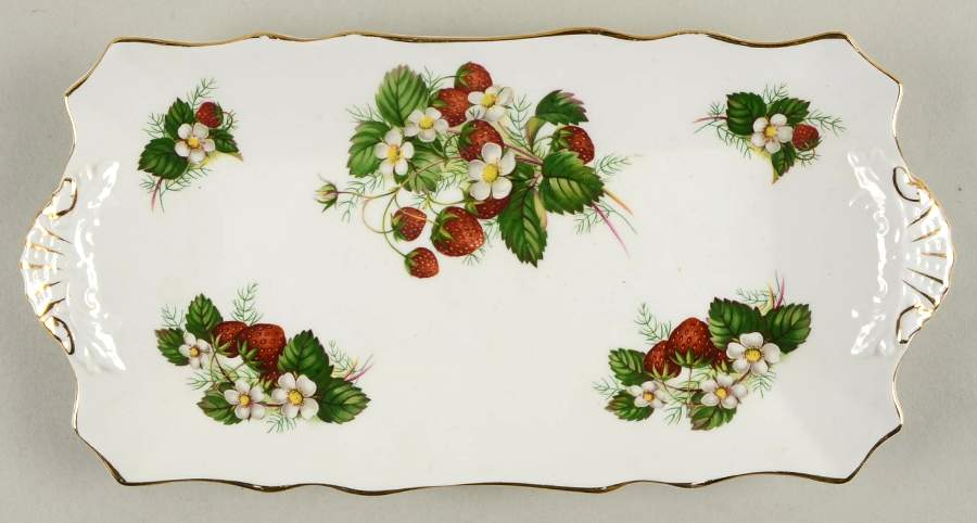Strawberry Ripe (Small Scallops On Edge) 12" Sandwich Tray by Hammersley-1