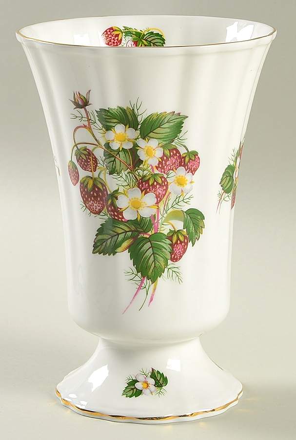 Strawberry Ripe (Small Scallops On Edge) 7" Vase by Hammersley-1