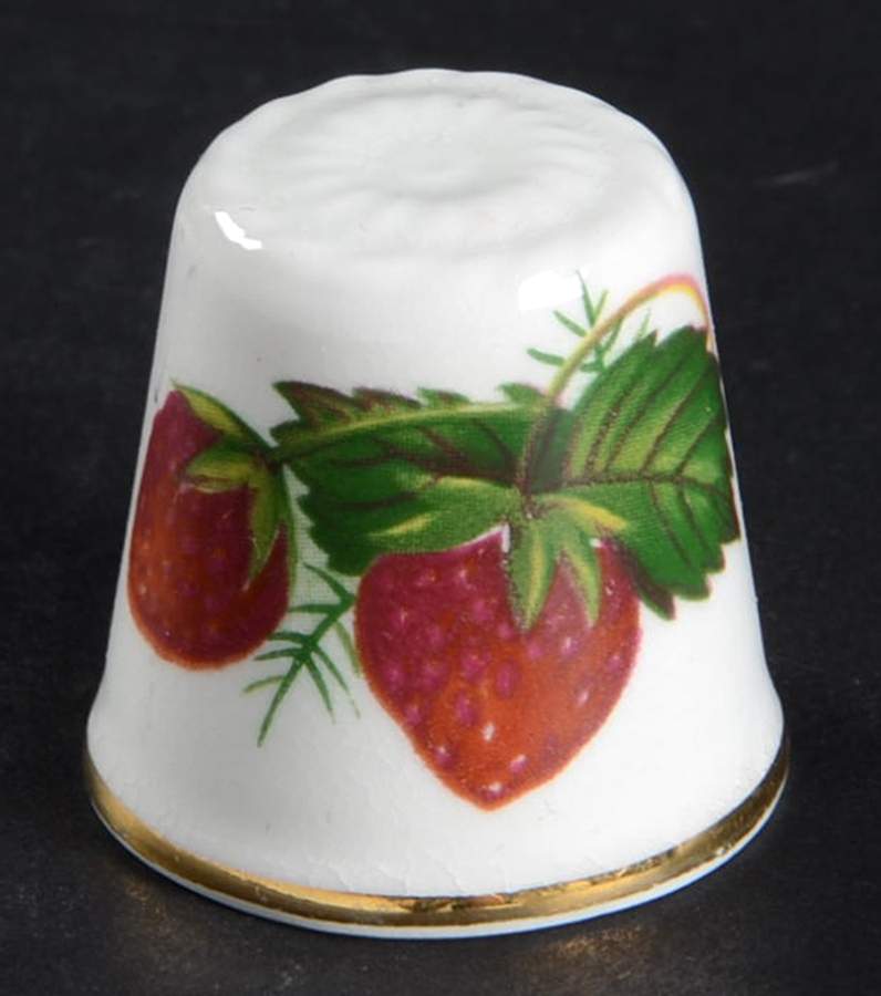 Strawberry Ripe (Small Scallops On Edge) Thimble by Hammersley-1