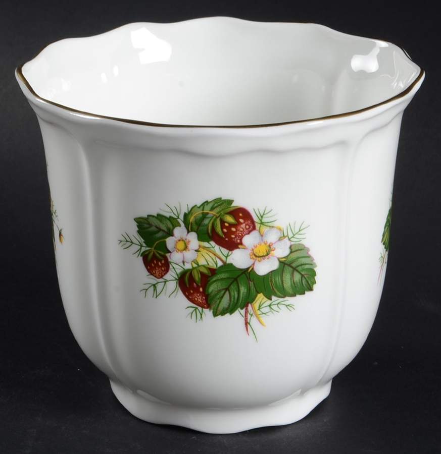 Strawberry Ripe (Small Scallops On Edge) 4" Flower Pot by Hammersley-1