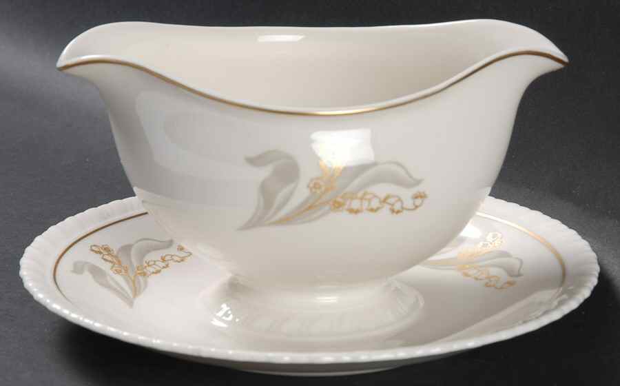 Enchantment Gravy Boat with Attached Underplate by Hanover-1