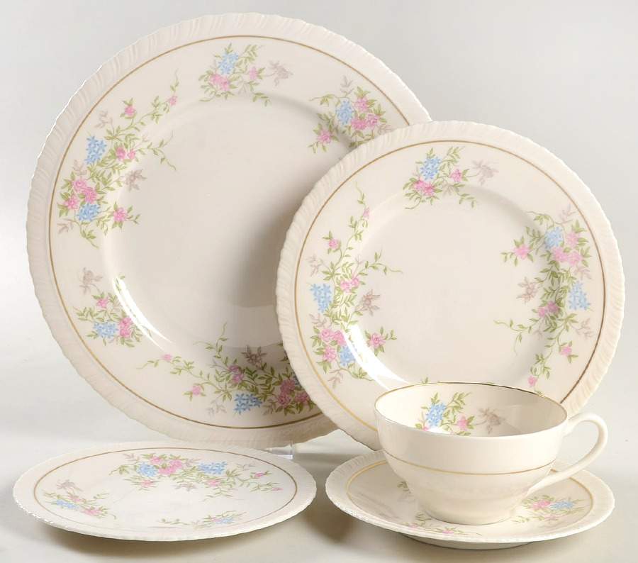 Spring Time 40 Piece Estate Set by Hanover-1