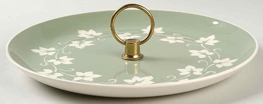 Ivy Wreath Round Serving Plate with Handle (DP) by Harker-1