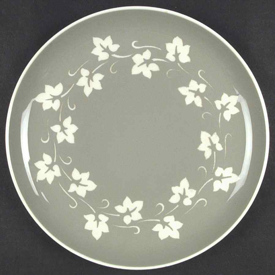 Ivy Wreath Dinner Plate by Harker-1