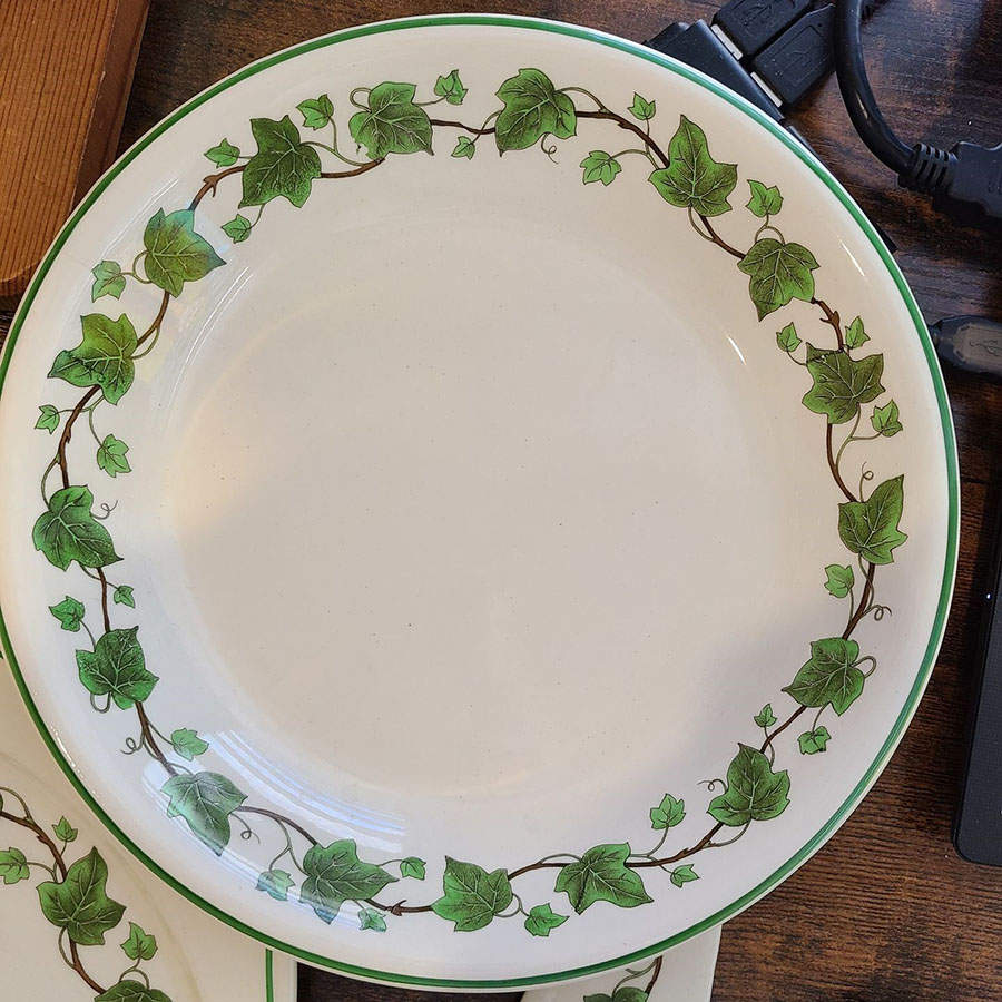 Ivy Pie Serving Plate by Harker-1