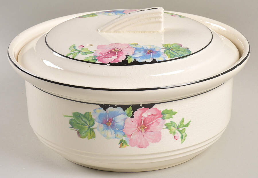 Mallow 1.75 Qt Round Covered Casserole by Harker-1