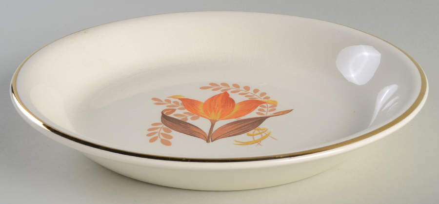 Modern Tulip 10" Pie Baking Plate by Harker-1