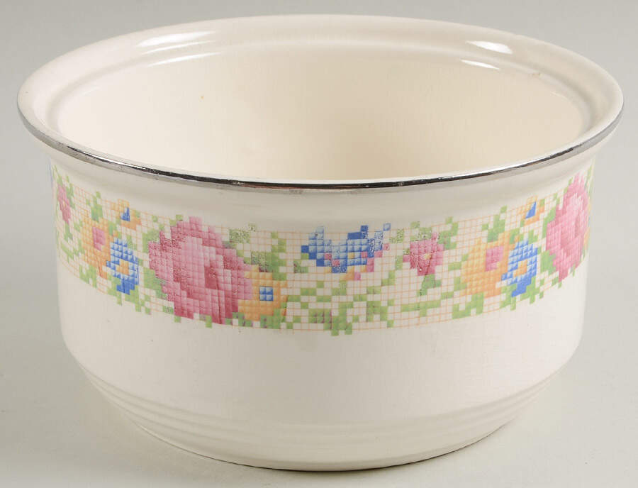 Petit Point 1 Qt Round Casserole No Lid by Harker-1